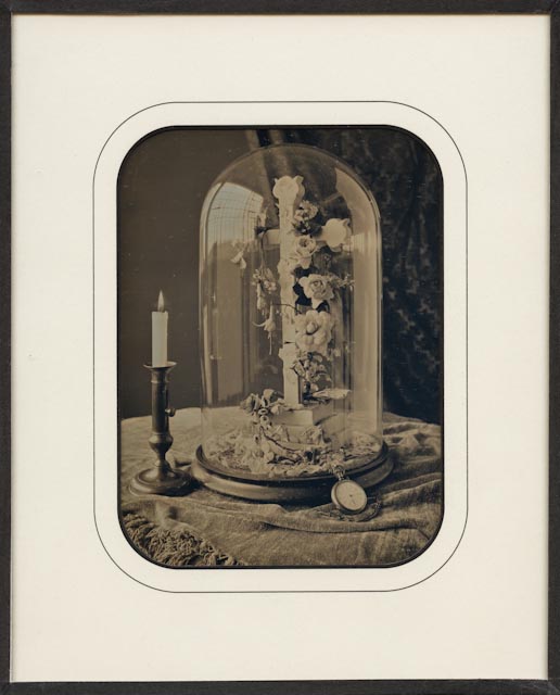 Memorial Vitrine