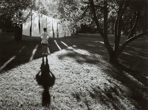 Untitled) Boy and Line of Laundry, Prague