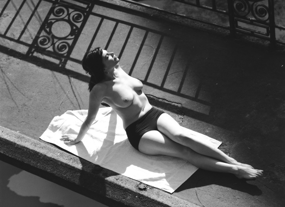 Female Nude in Sun